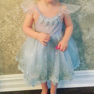 Beautiful new lace little girls dress size 2/3